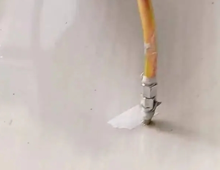 丰宁瓷砖空鼓维修公司专业解答在瓷砖铺贴过程中，如果使用的砂料过粗（如全部使用了粗砂），可能会导致以下问题